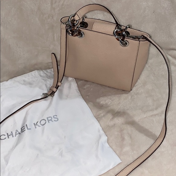 AUTHENTIC MICHAEL KORS! - Picture 3 of 8